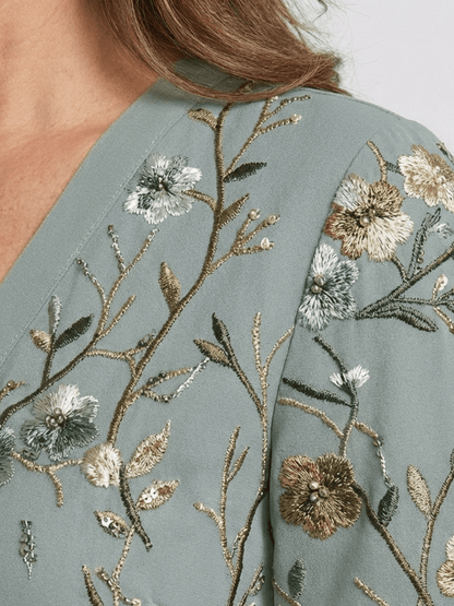Mireia | Vestido largo floral con escote en V y manga corta - VENZA BARCELONA