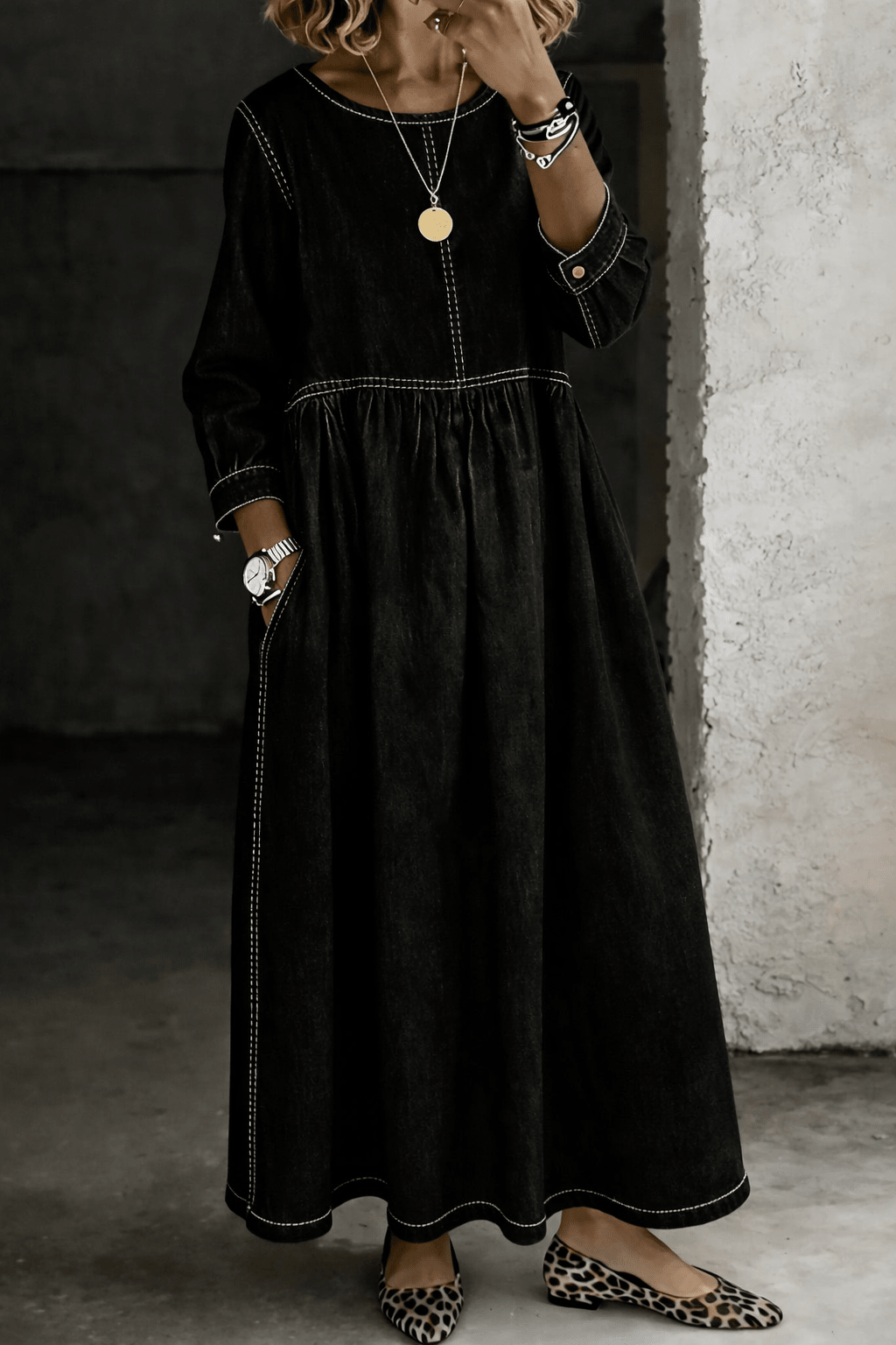 Stella | Vestido vaquero de manga larga y cuello redondo - VENZA BARCELONA